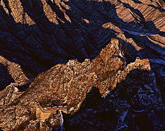 《明日方舟》宣布联动《怪物猎人》预计 2023年上线